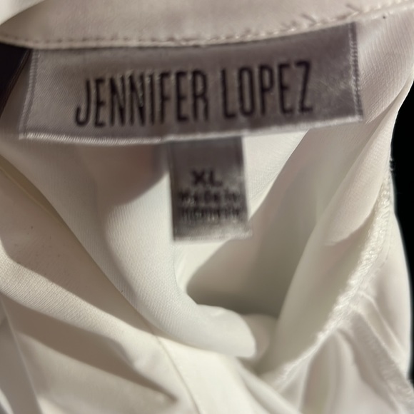 ๐3/$25 Jennifer Lopez button down blouse - Picture 7 of 7